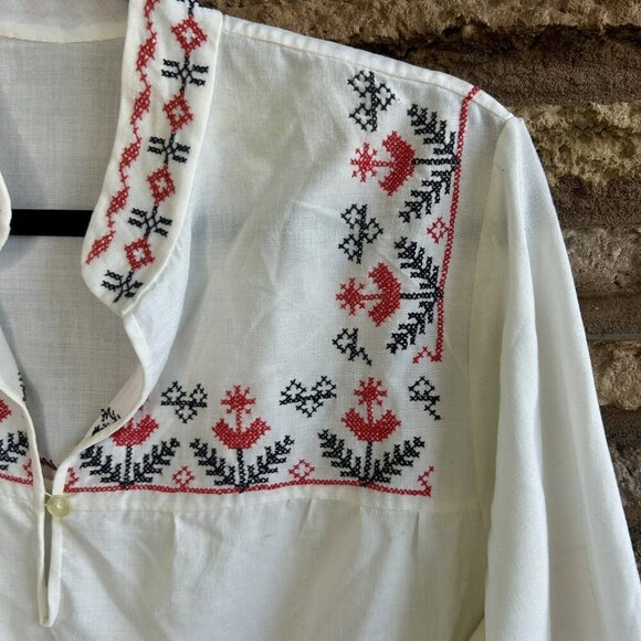Romanian Vintage Hand Embroidered Cross Stitch Folk Peasant Blouse - Picture 7 of 10
